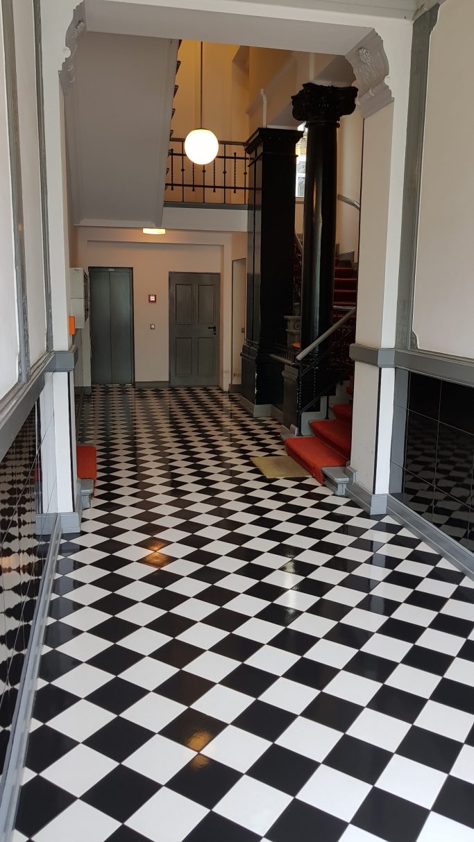 Aufarbeiten von älteren Fußböden